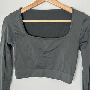Women’s Athletic Long Sleeve Cropped Workout Top Medium Gray Pilates Yoga